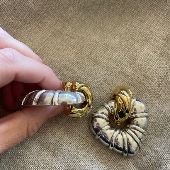 Vintage Une Ligne Paris French Designer Big Door Knocker Clip Earrings signed - Picture 4 of 7